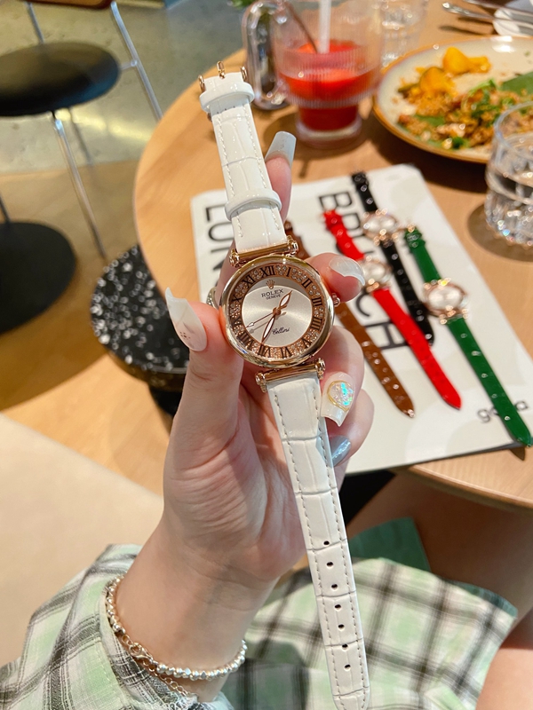 ブランド時計背面デザイン